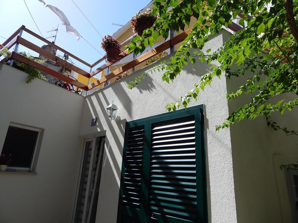 Guest House Varos Split Exterior foto